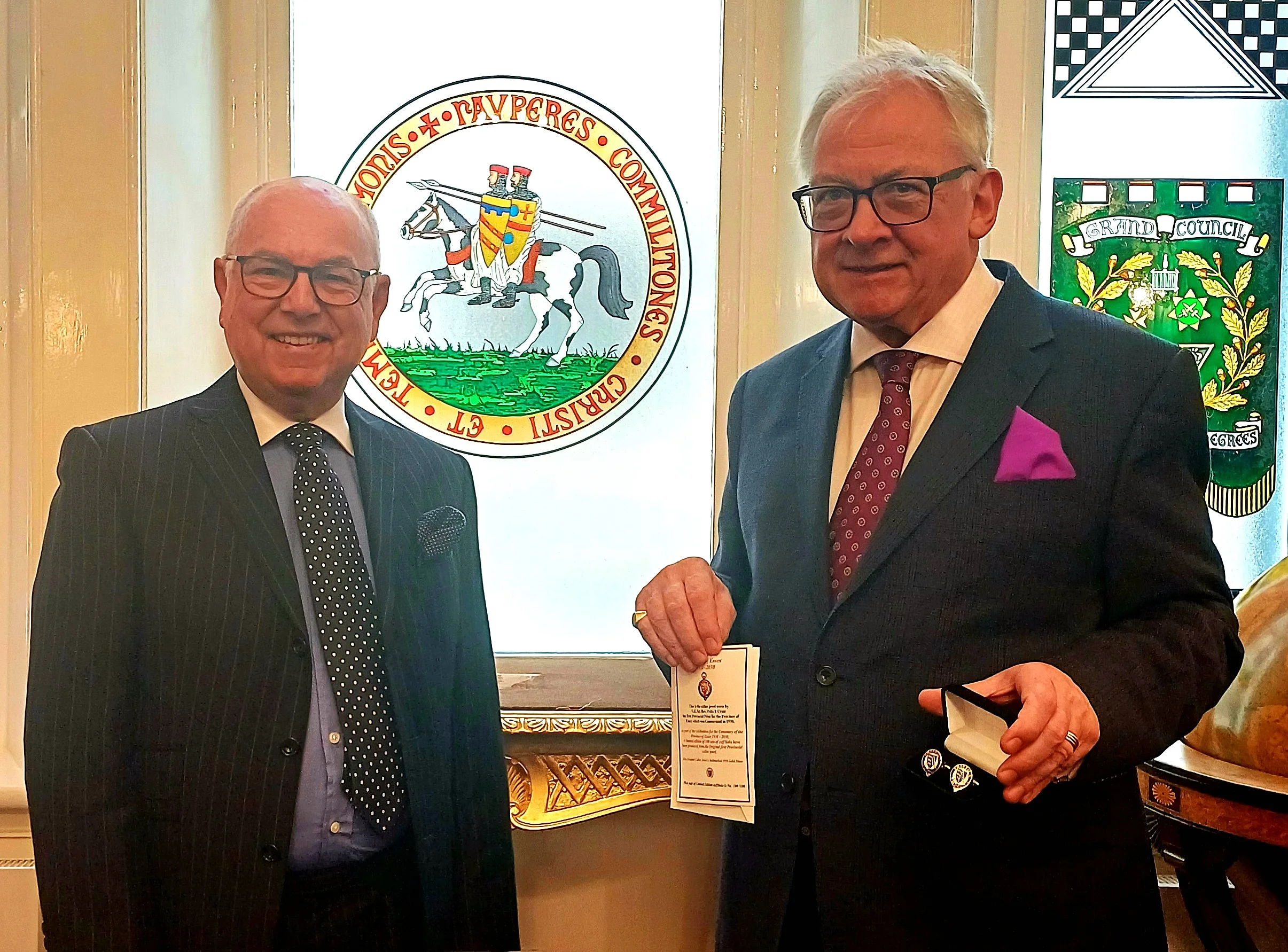 Cufflinks presented to Grand Master